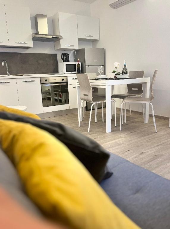 Appartement Alkece White à Udine Extérieur photo